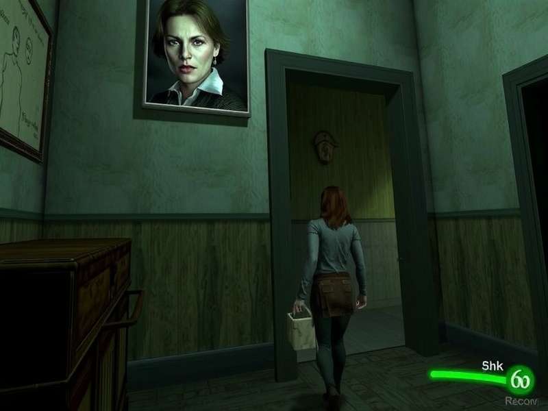 Silent Hill Ascension gameplay screenshot showing a foggy, otherworldly street with the iconic red rust creeping up a wall